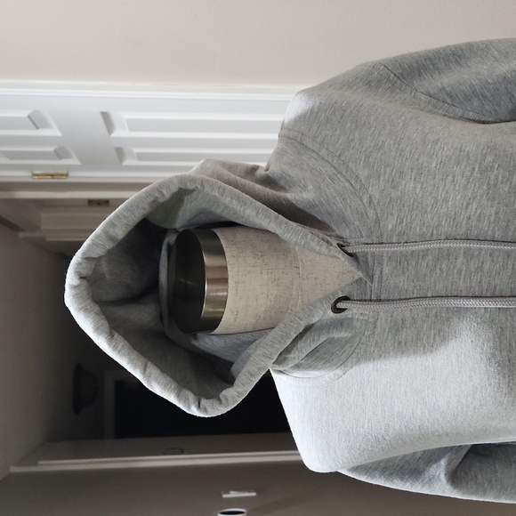 EUC Gray North Face Hoodie- Size Small - Picture 2 of 7